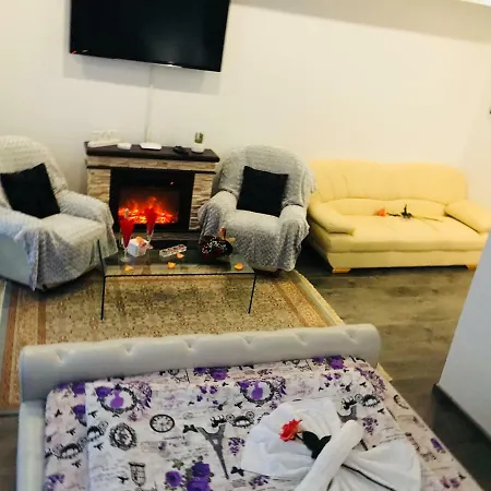 Apartment Seasons *